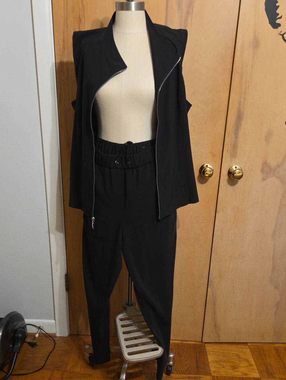 Chico's Weekend Pants And Vest Set Bees Quit It Chico's Weekends